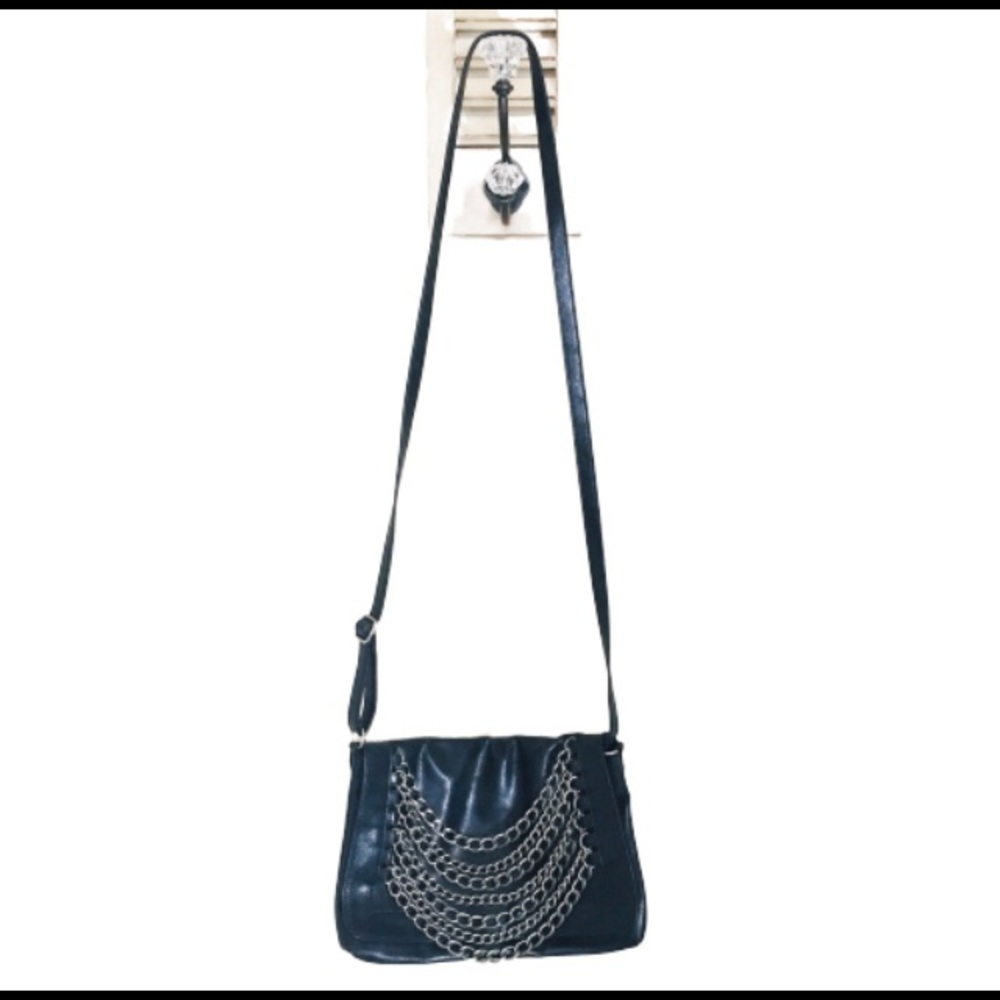 AEO | Chain Link CrossBody | Vegan Leather - Picture 4 of 8